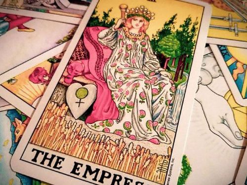 3皇后(The Empress)✈高貴、熱情、豐收、創造、感性