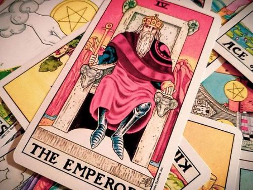 4皇帝(The Emperor)✈權力、威嚴、支配